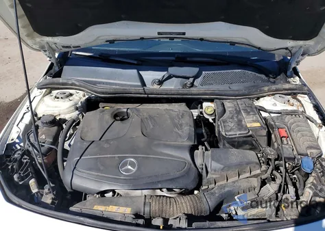 2015 Mercedes-Benz Cla 250 z USA, uszkodzony, nr VIN WDDSJ4EB6FN185518